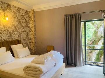 Фото номера Большой двухместный номер с 1 кроватью Отель Wald Hotel Lagodekhi Rooms г. Лагодехи 4