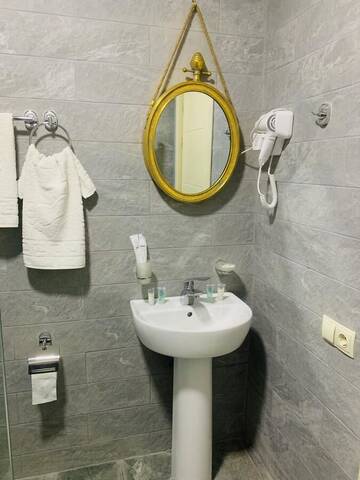 Фото номера Большой двухместный номер с 1 кроватью Отель Wald Hotel Lagodekhi Rooms г. Лагодехи 2
