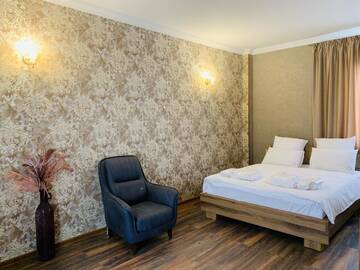 Фото номера Большой двухместный номер с 1 кроватью Отель Wald Hotel Lagodekhi Rooms г. Лагодехи 2