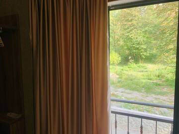 Фото номера Большой двухместный номер с 1 кроватью Отель Wald Hotel Lagodekhi Rooms г. Лагодехи 3