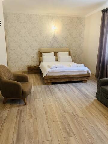 Фото номера Большой двухместный номер с 1 кроватью Отель Wald Hotel Lagodekhi Rooms г. Лагодехи 4